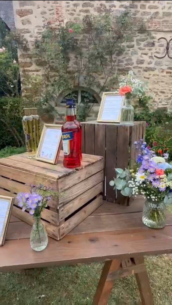 Buffet de présentation Shake & Bar avec verrines, cocktails et dressage raffiné pour événement privé.